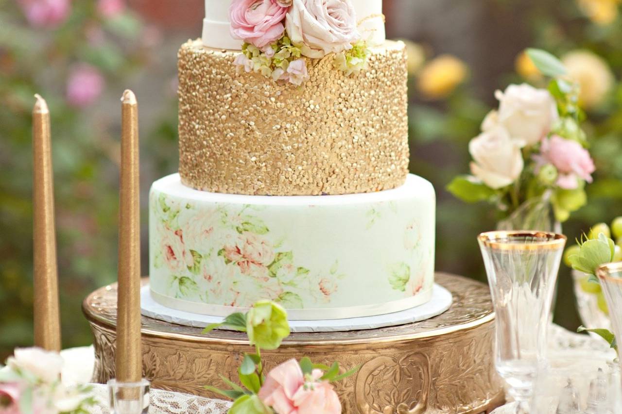 Indulge Sweet Shoppe - Wedding Cake - Clanton, AL - WeddingWire