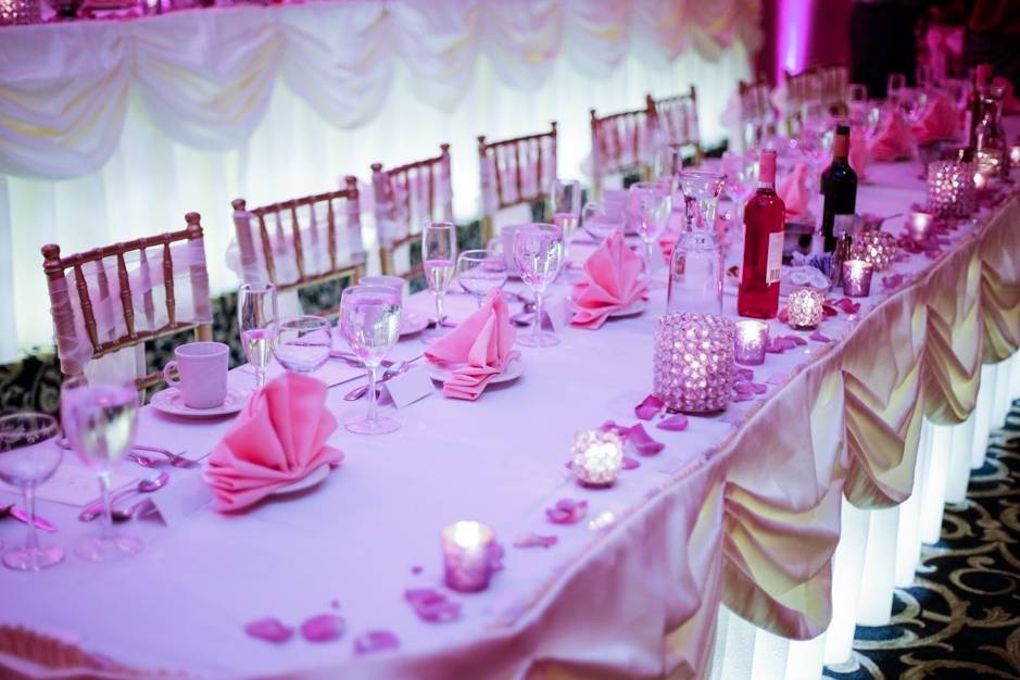 Details matter head table accents. Torry Moore Wedding.Photo Credit: Mr. Director Photography