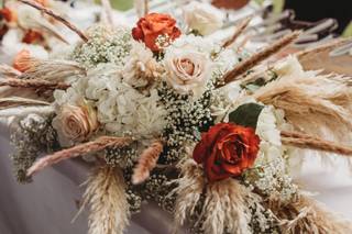 CREATIVE FLORALS INC