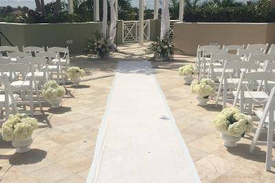 Arch and Aisle Decor