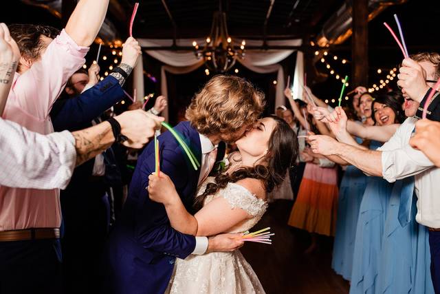Glowstick Kiss Exit