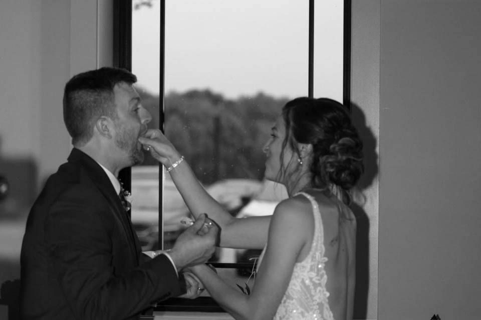 Feedng cake