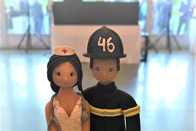Wedding cake topper