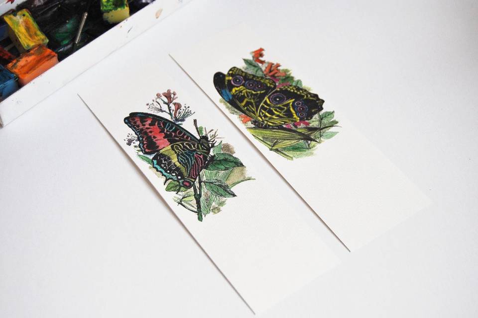 Butterflies
Two bookmarks set made from reproductions of chal
Set of two bookmarks with reproductions of chalcographic engravings from the eighteenth century, hand-illuminated in watercolor. Size 6 cm X 19 cm.