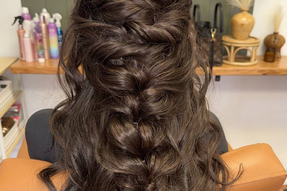 Stunning pull through Braid