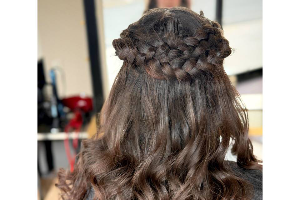 Braided crown waves