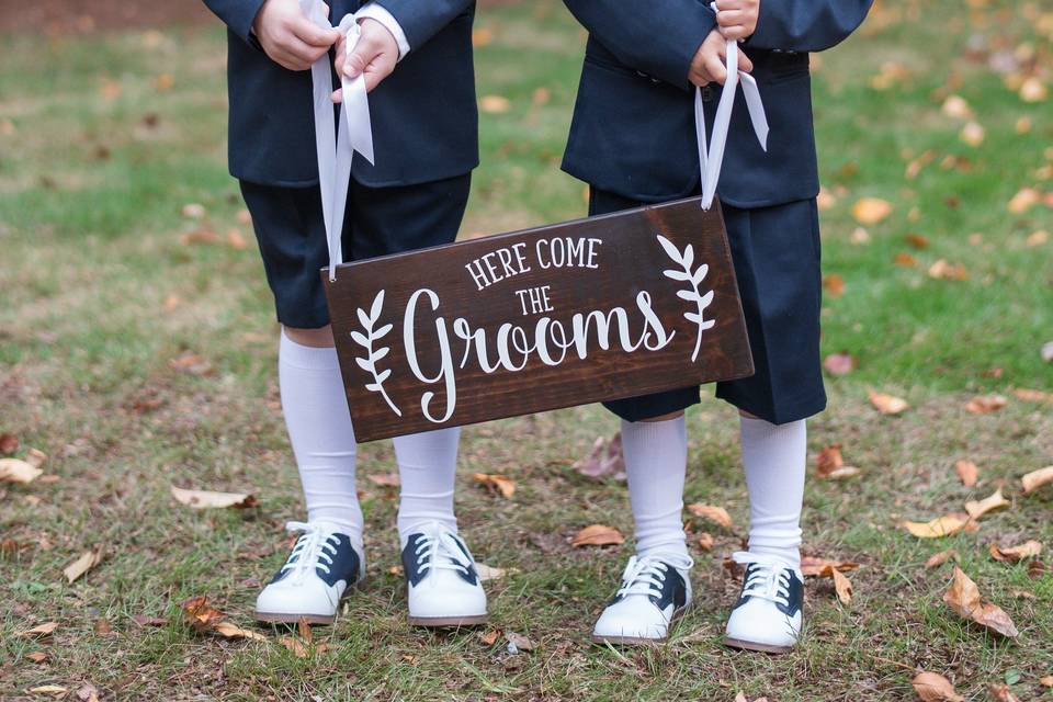 Adorable ring bearers!