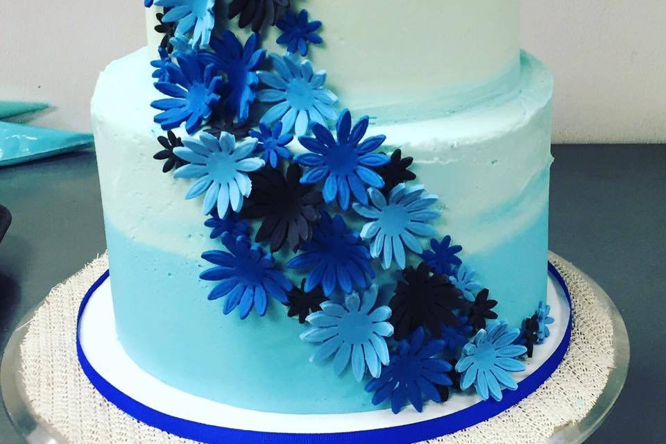 Wedding cake: blue