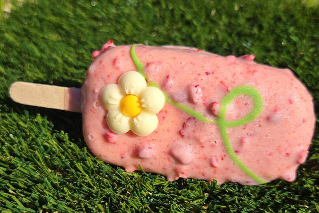 Strawberry Cheesecake Bar.jpg