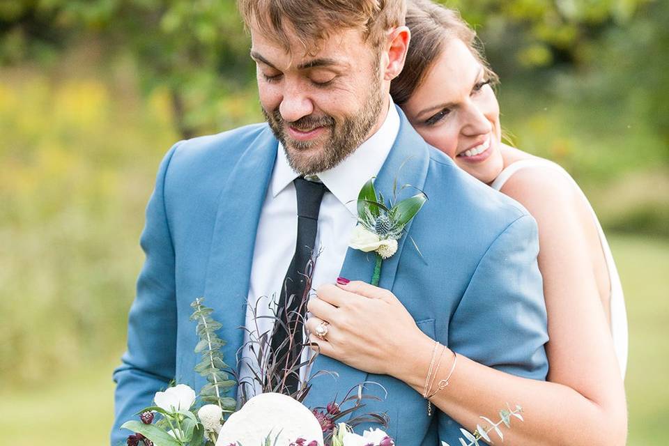 Coordinating boutonniere