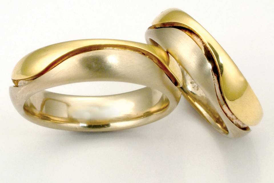 The Wave Ring (from the Union Band collection)
14k white and 18k yellow gold custom homemade wedding bands