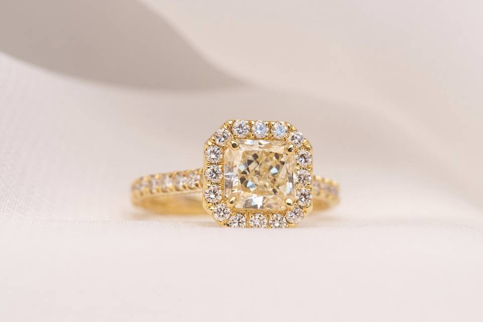 Yellow Diamond Halo