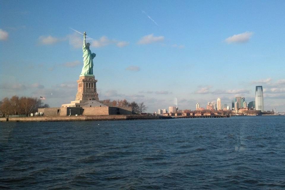 Impress your wedding guests with a view of the Statue of Liberty.