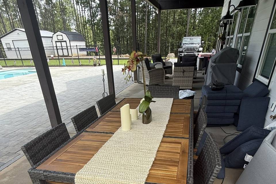 Outdoor dining