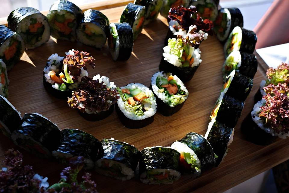 Sushi roll heart