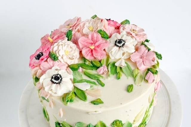 Tiffany Lund Custom Cakes
