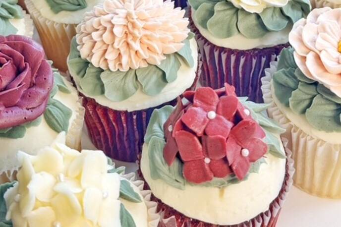 Tiffany Lund Custom Cakes