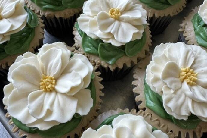 Tiffany Lund Custom Cakes