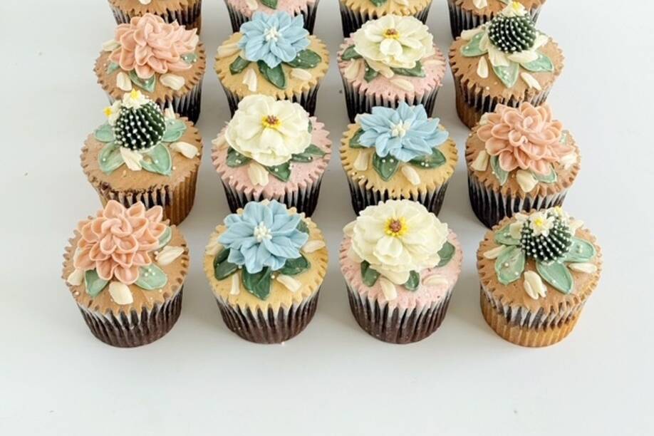 Tiffany Lund Custom Cakes