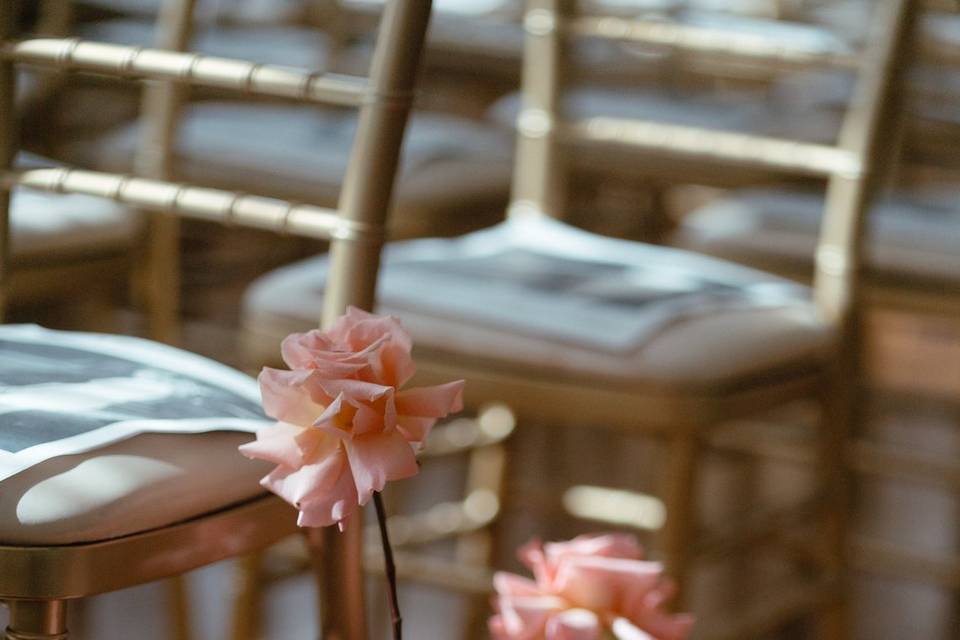 Aisle meadow vs table centerpi