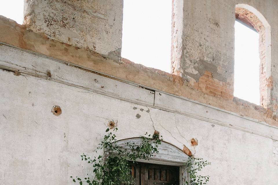 Broken arch