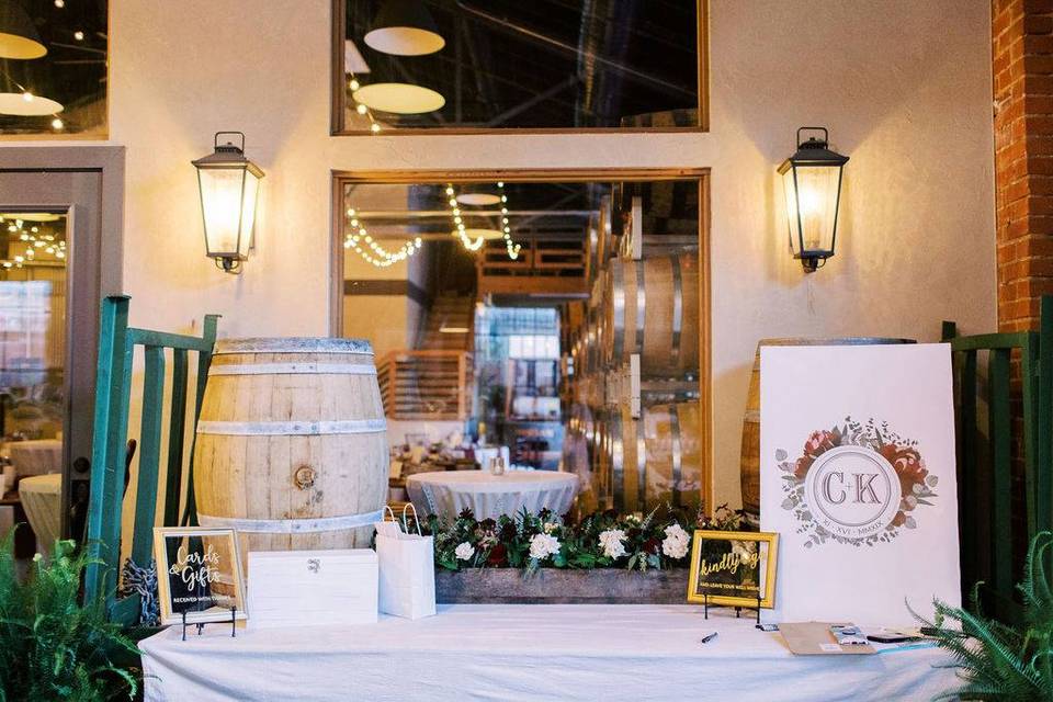 Wagon guestbook table