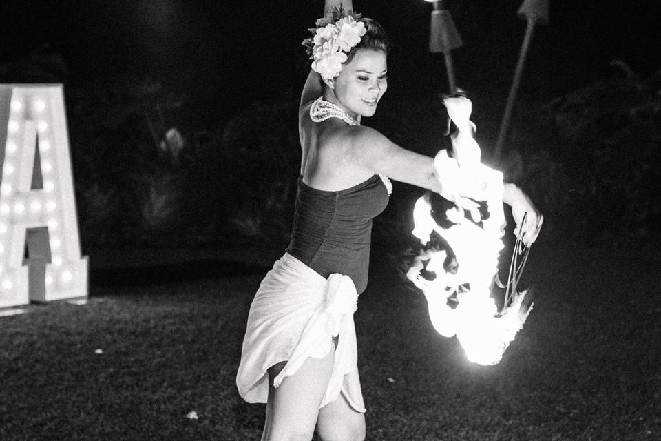 Fire Fans Performer