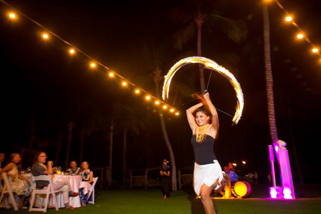 Solo Wahine Poi Ball Dance