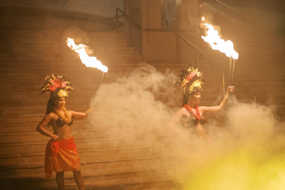 Duo Wahine Fire Show