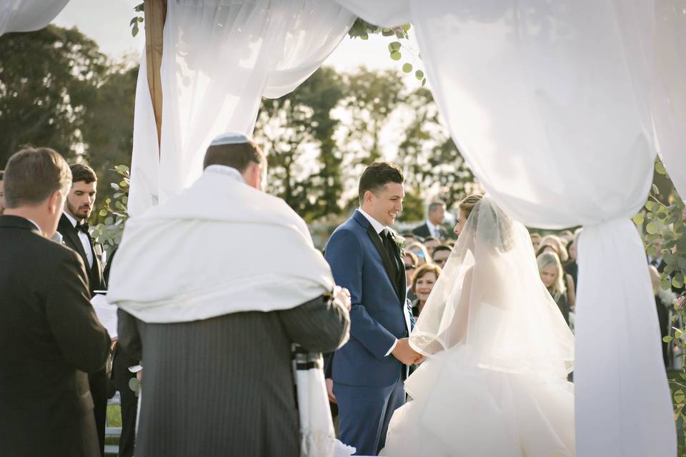 Rabbi officiant