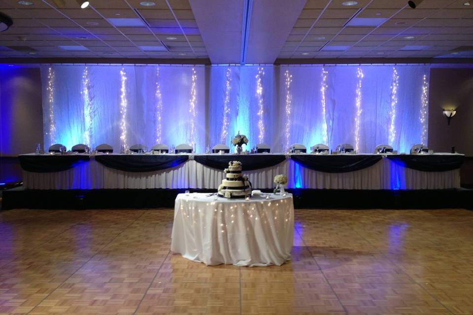 Wedding cake table lights