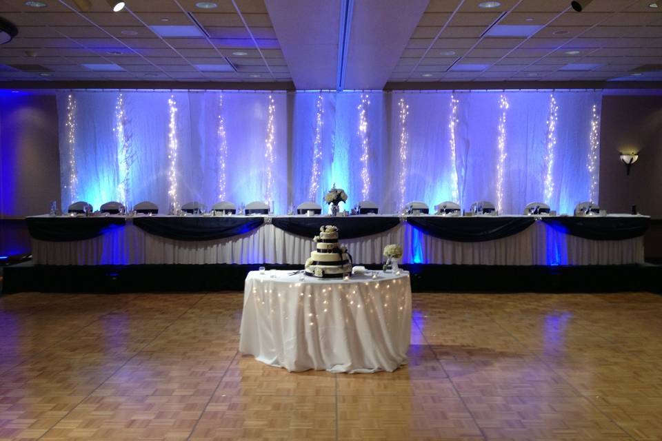 Blue head table uplights