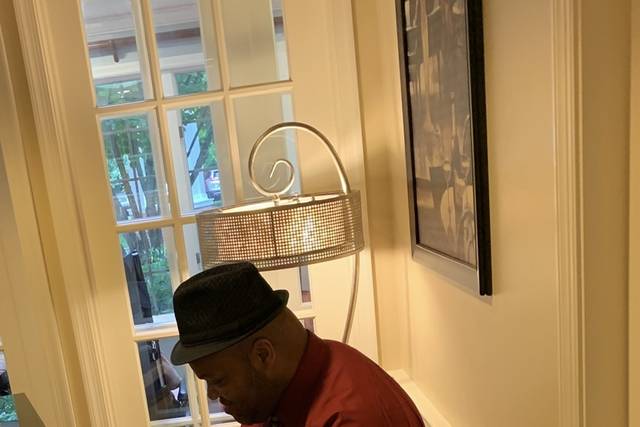 Performing at Wedding Cocktail