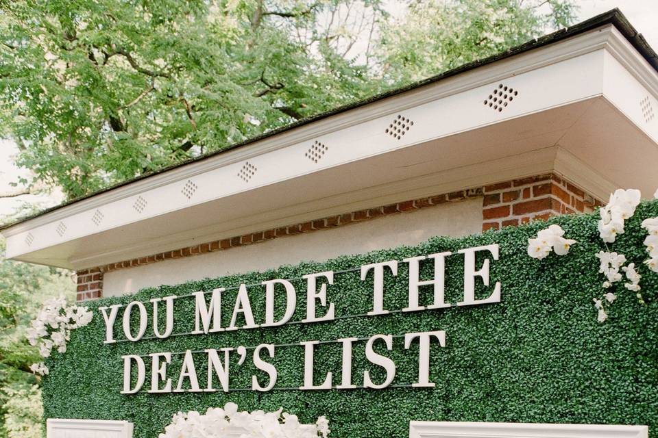 Boxwood Escort Card Display