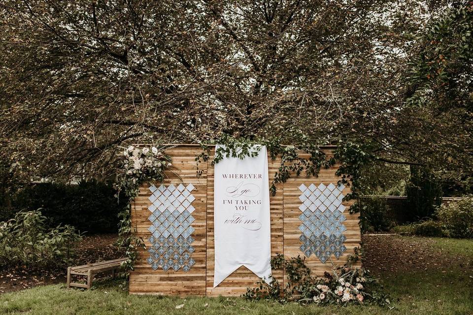 Escort card display