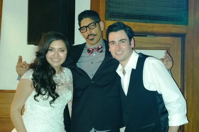 The DJ with the couple