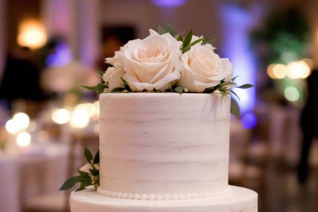 Elegant Rose Wedding Cake