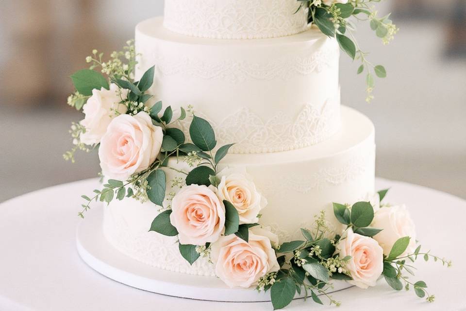 AK's Cakes and Cupcakes