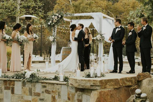 Kiss Under Chuppah