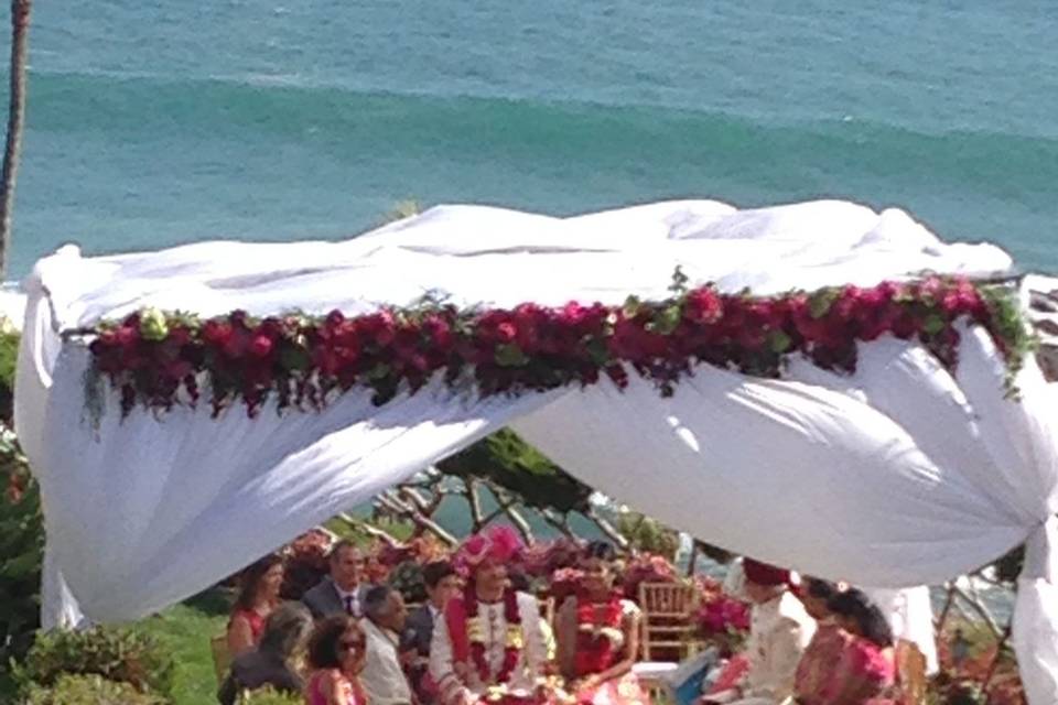 A beautiful Indian Italian wedding overlooking the Pacific Ocean in Malibu