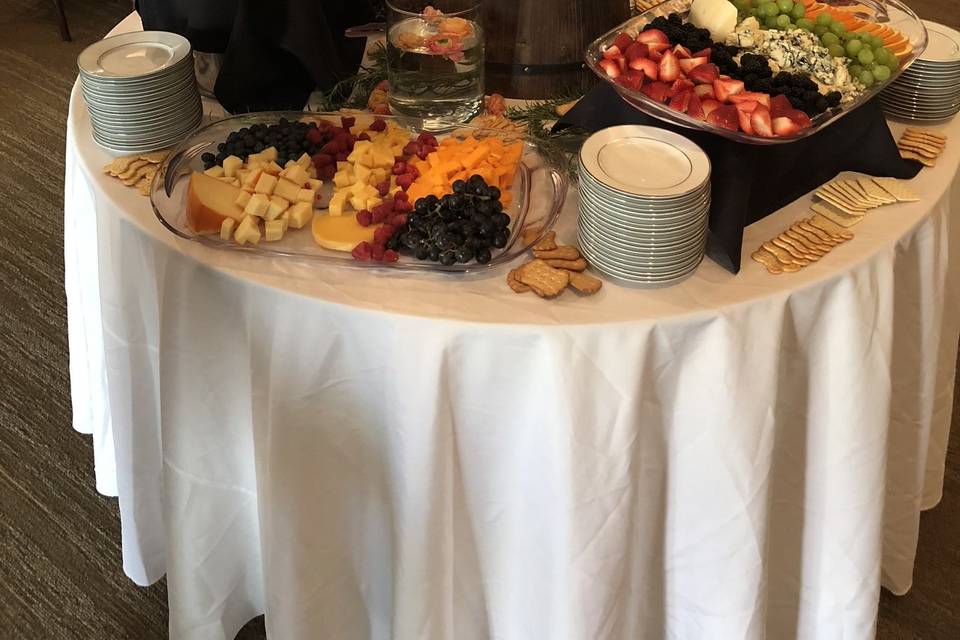 Assorted Cheese & Fruit