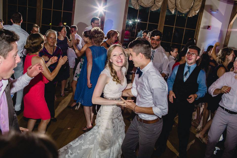 This is such a fun shot of one happy couple!
June 2015
Photo Credit: Hannah Choi Photography
Location: La Massaria at Bella Vista, Pa