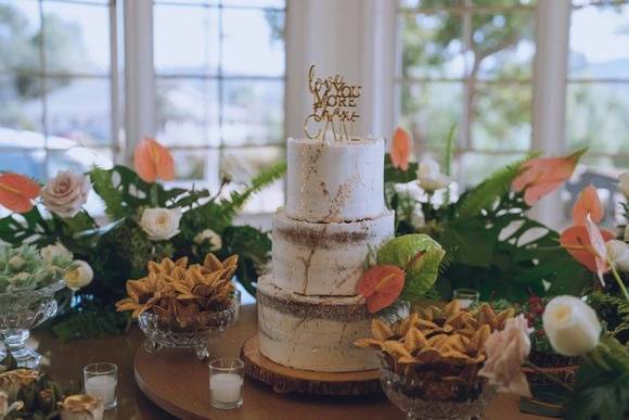 Cake table