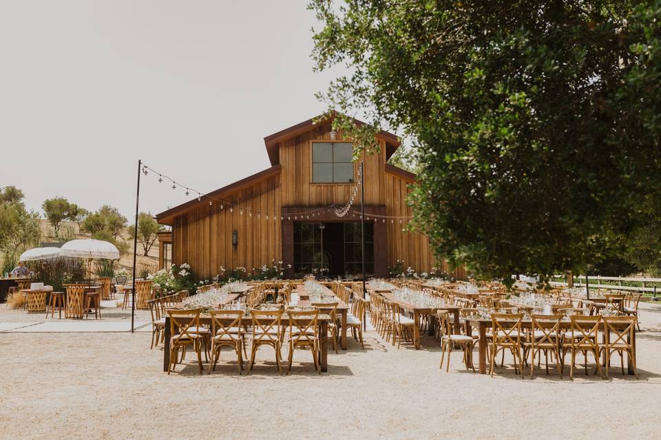 Barn-Front Dining