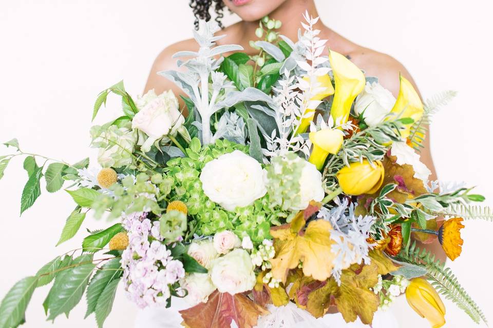 A floral crown and bouquet