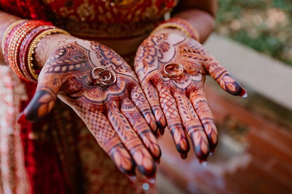 Beautiful henna with rings