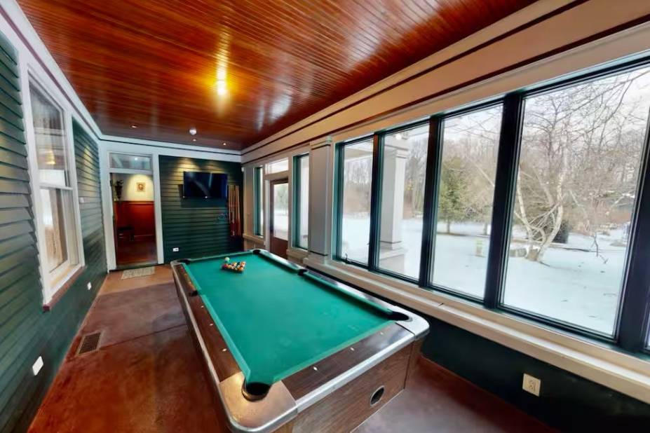Pool room