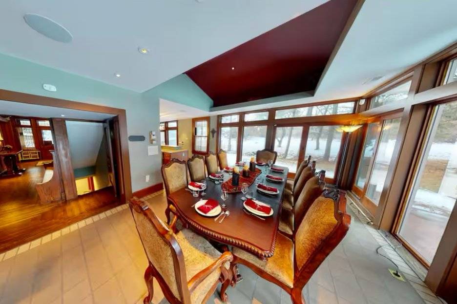 Dining area 1