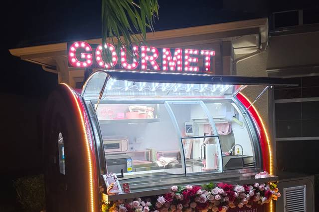 Gourmet Chariot Mobile Food Truck
