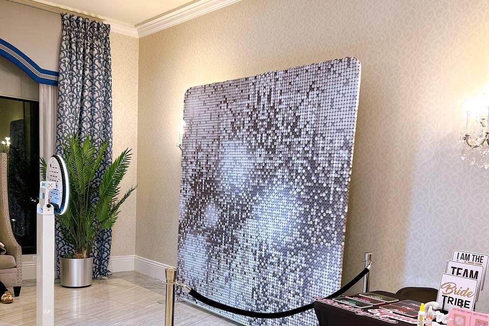 GLAM BOOTH & SHIMMER WALL
